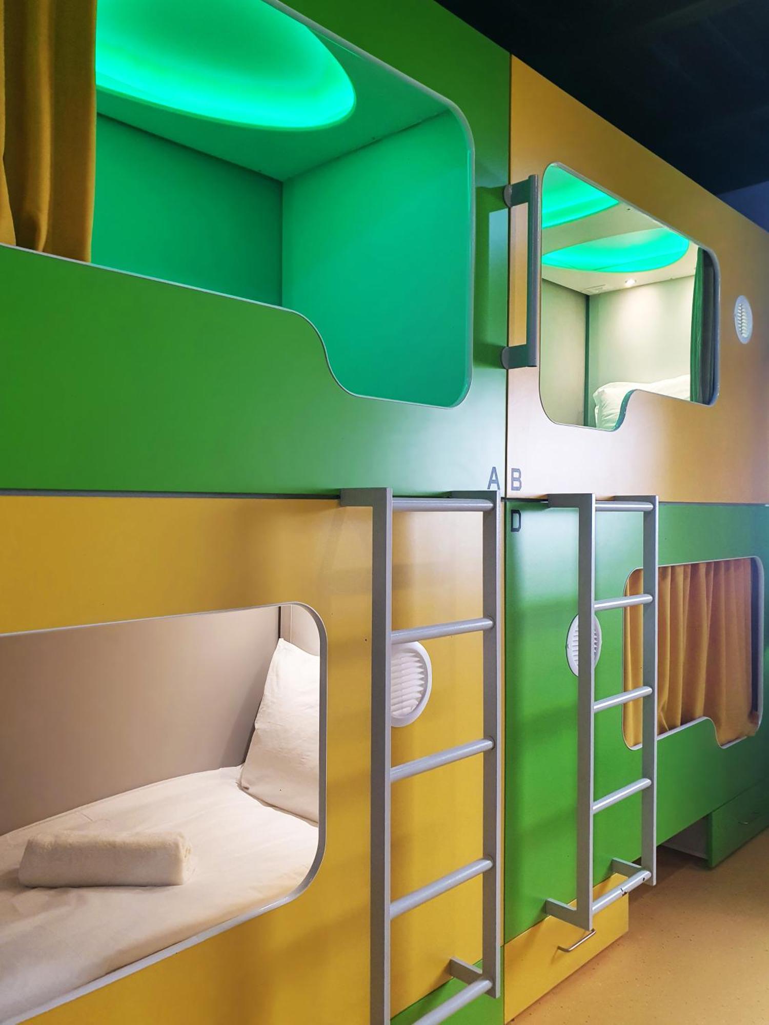 Single Bed 4-Bed Dormitory Room